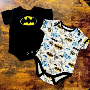 BUNDLE: 2 - Batman baby onesies. Size: 6M